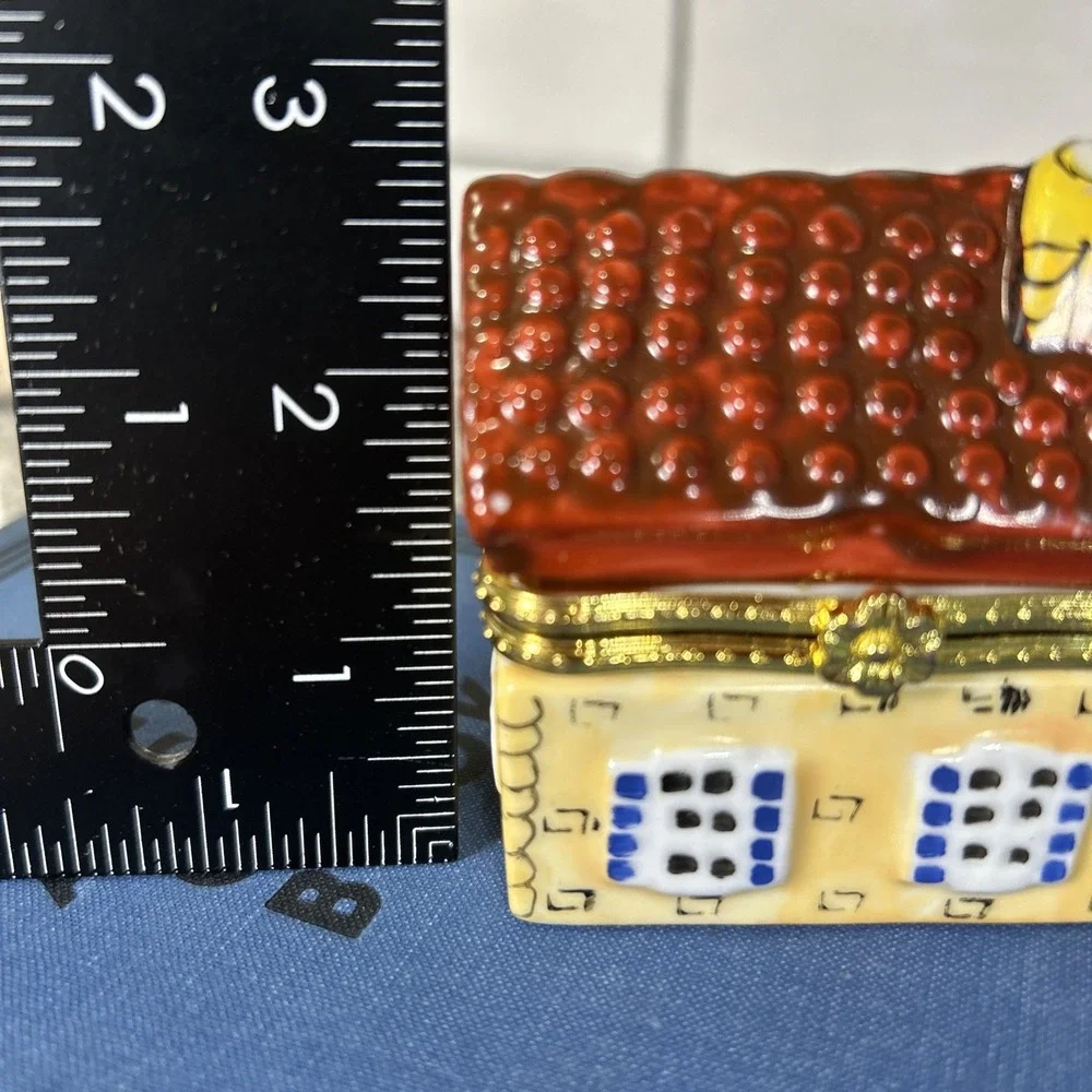 Vintage Hinged Trinket Box House Pottery Cottage